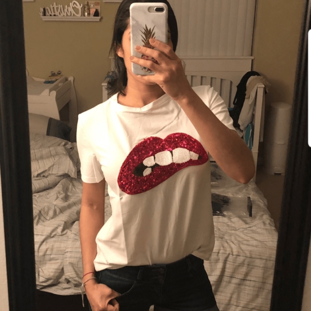 Sequin Lip Tee - Picture 6 of 8